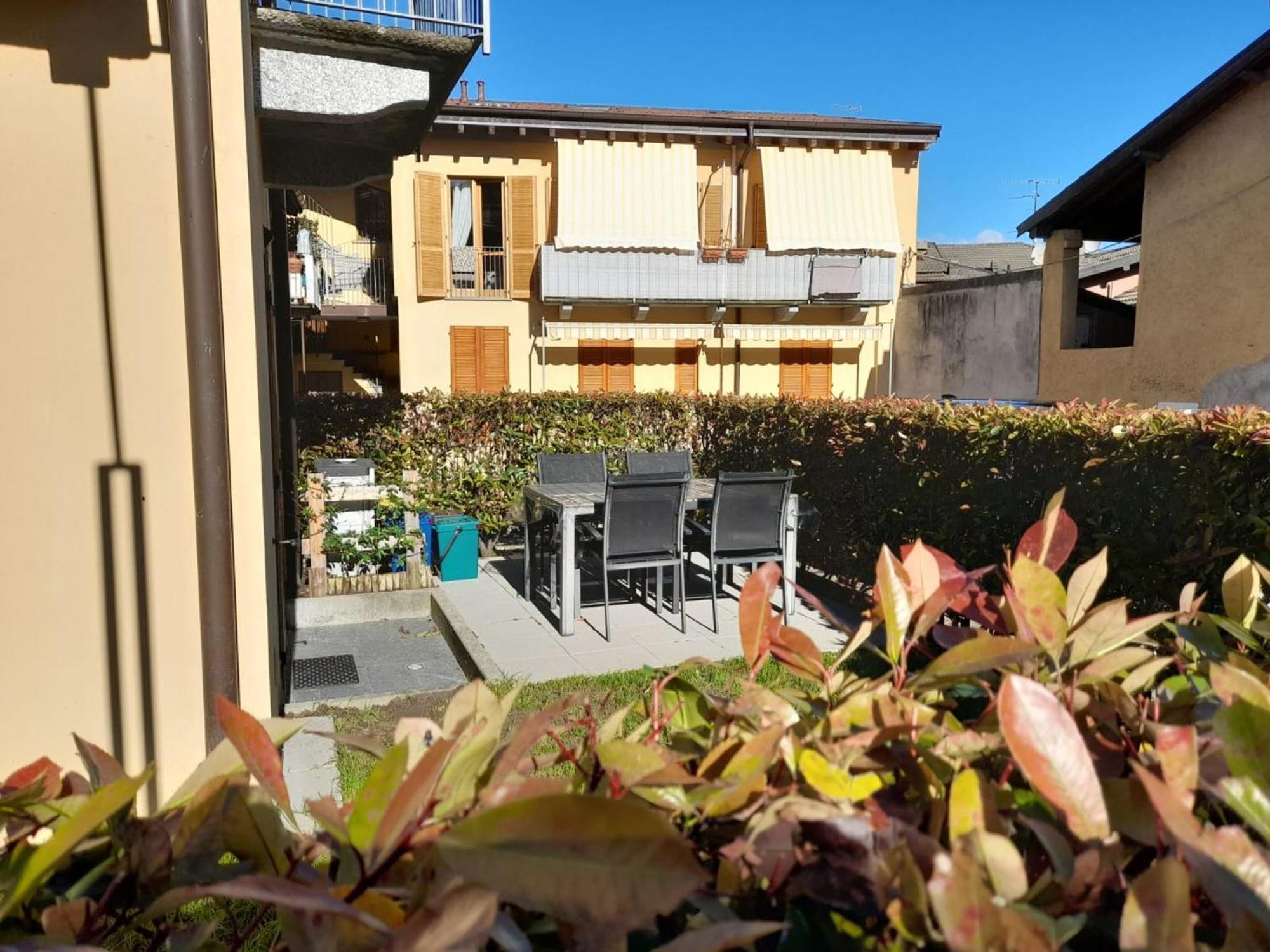 Marco Apartment - Holiday Apartment Luino Buitenkant foto